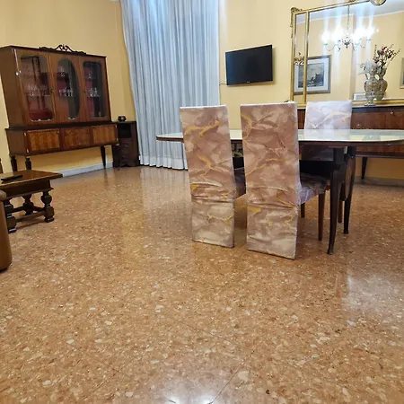 Da Nonna Santa & Private Parking Rome